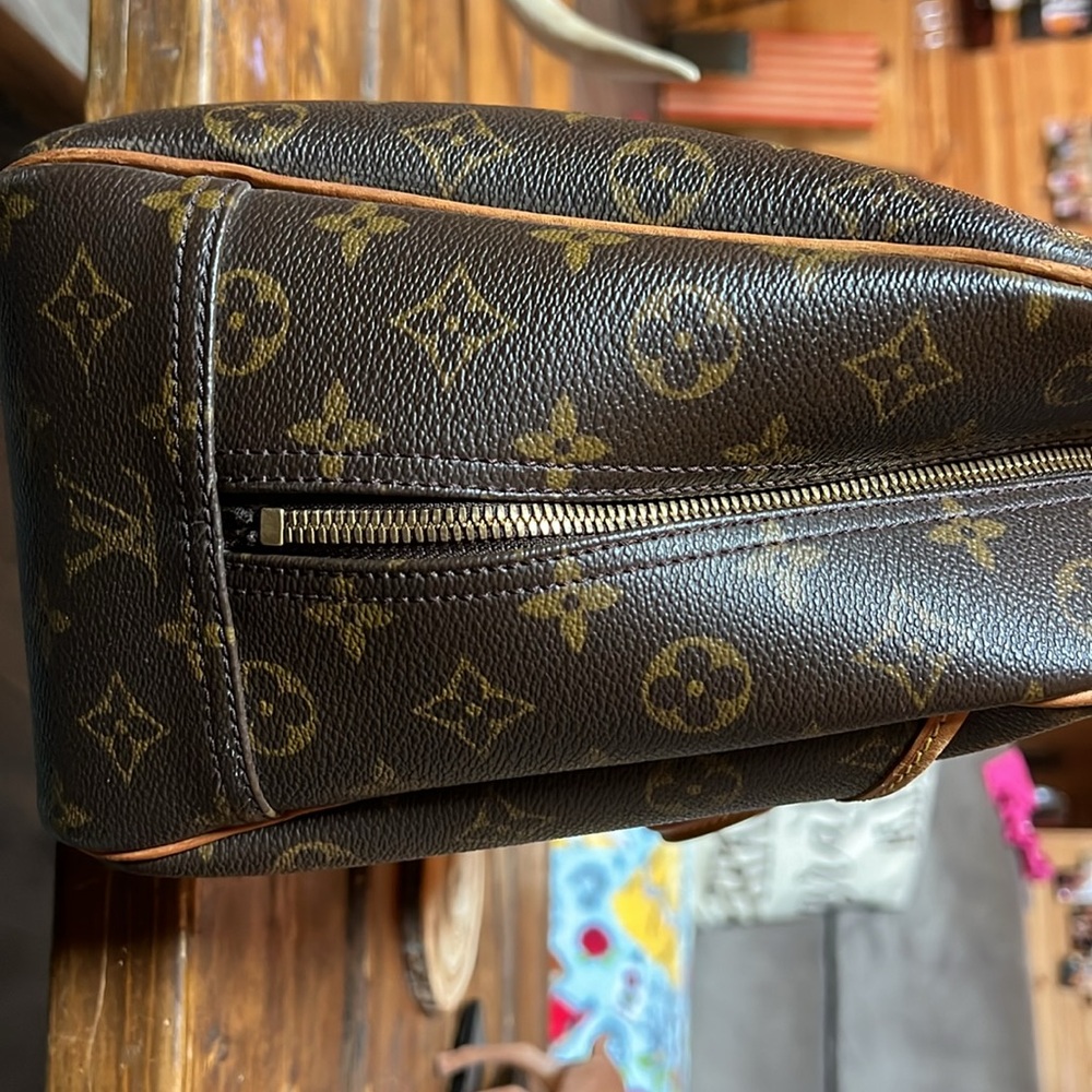 Louis Vuitton Deauville Monogram Bowler Bag - Picture 15 of 16